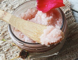 benefits of Himalayan pink salt scrub